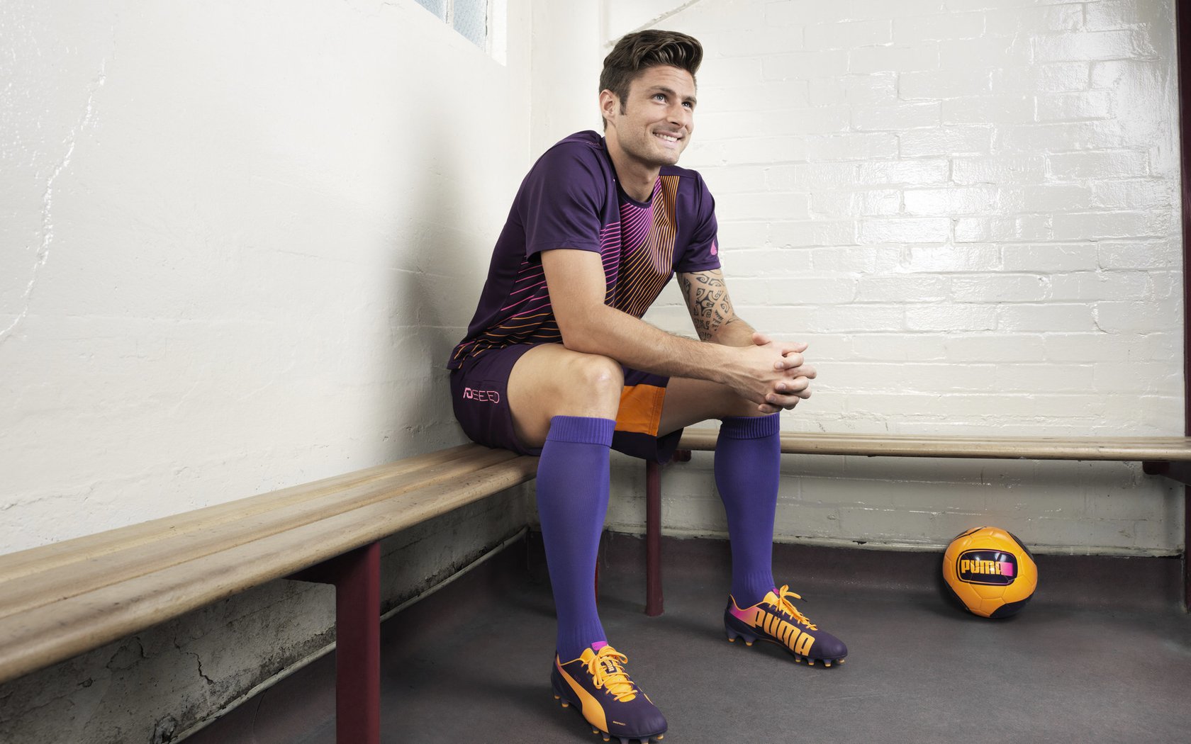 九游app下载中心-足球运动员利用社交平台宣传公益，为社会传递正能量，足球运动员信息