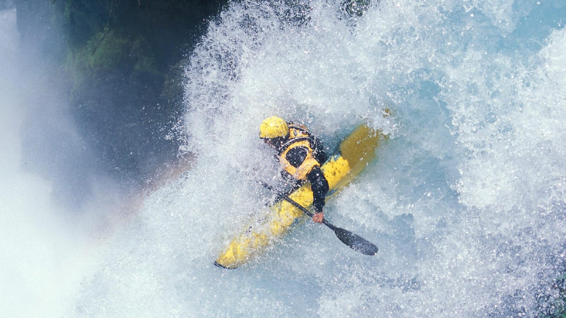 九游官网-《CS_GO》赛事对硬件产业的促进：高端显卡与外设的需求，csgo比赛用的什么显示器