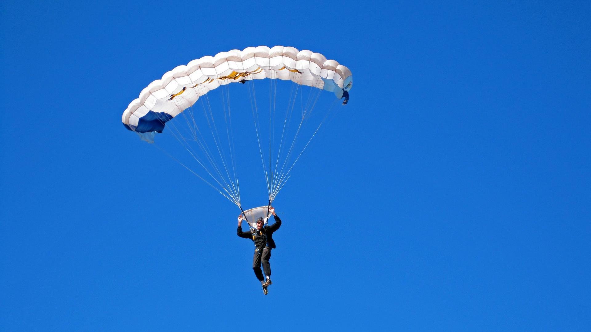 惊艳全场的单人过人：最炫技术集锦，单手过人教学视频